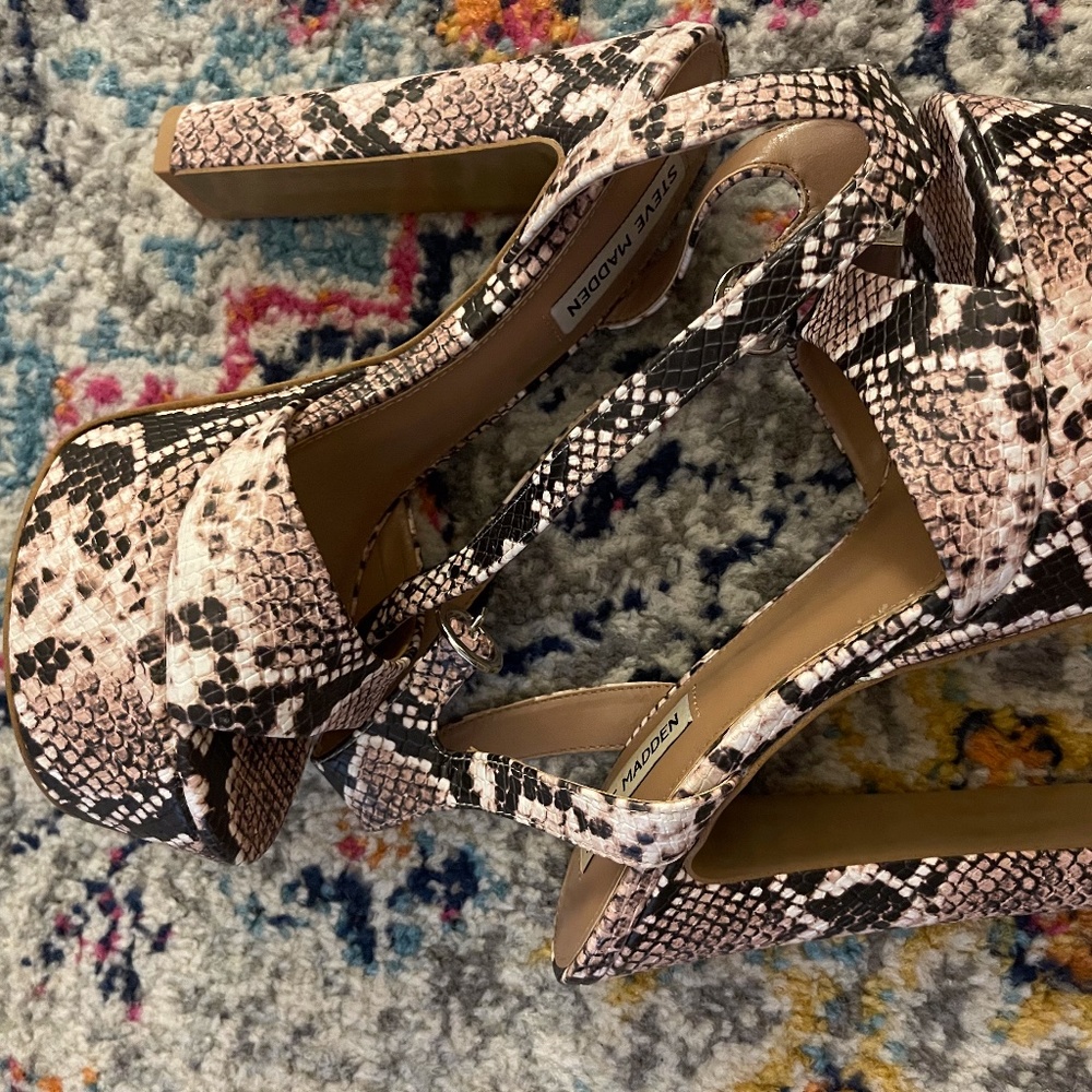 Steve Madden Size 8 Snake Heels
